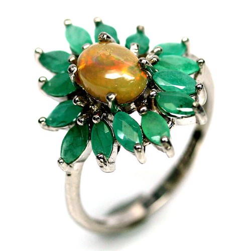 EXCLUSIVO ANILLO DE PLATA RODINADA CON ESMERALDAS NATURALES Y OPALO ETIOPIA - 1