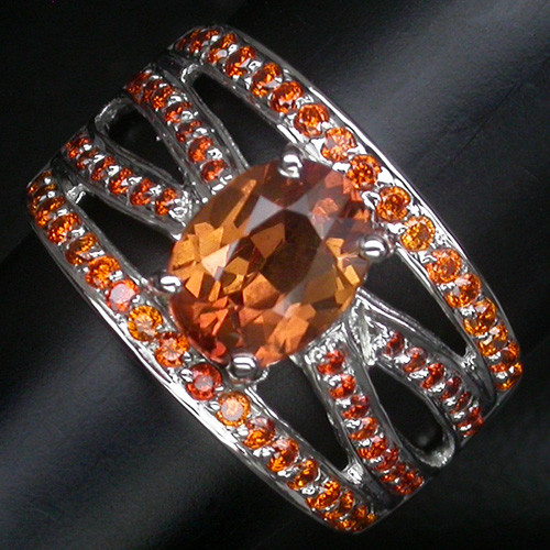 ANILLO DE PLATA RODINADA CON PIEDRAS DE COLORES - 1