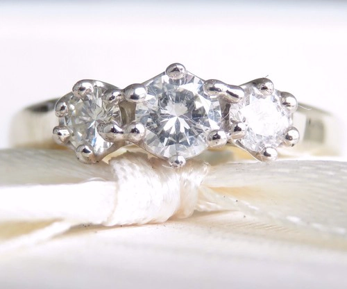 ANILLO DE ORO  18 K CON DIAMANTES NATURALES 50 PUNTOS - 1