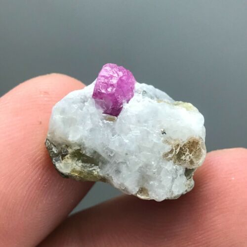RUBY NATURAL ROSADO SOBRE MATRIZ 22 CT - 1