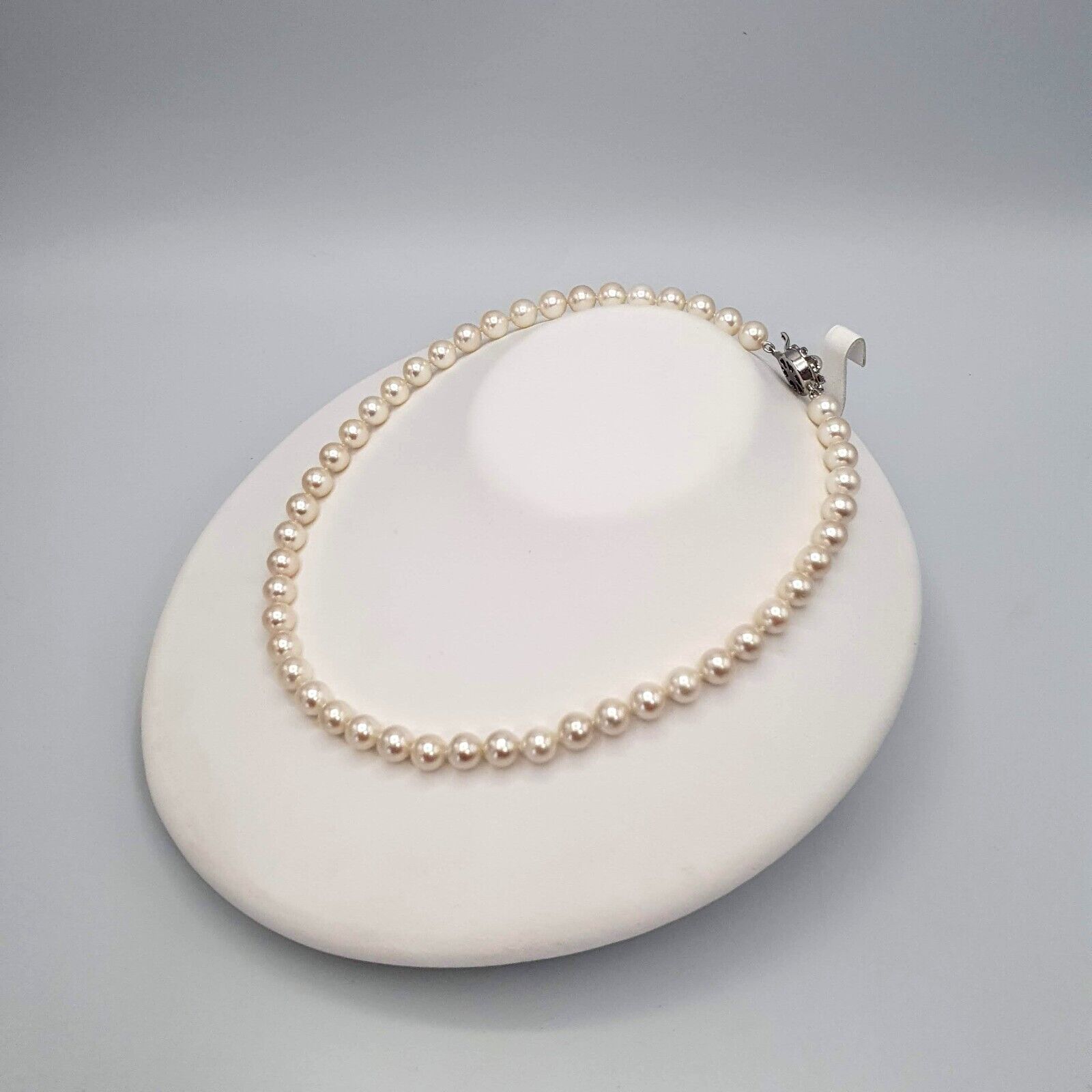FINO Y HERMOSO COLLAR DE PERLAS REDONDAS AKOYA - 2