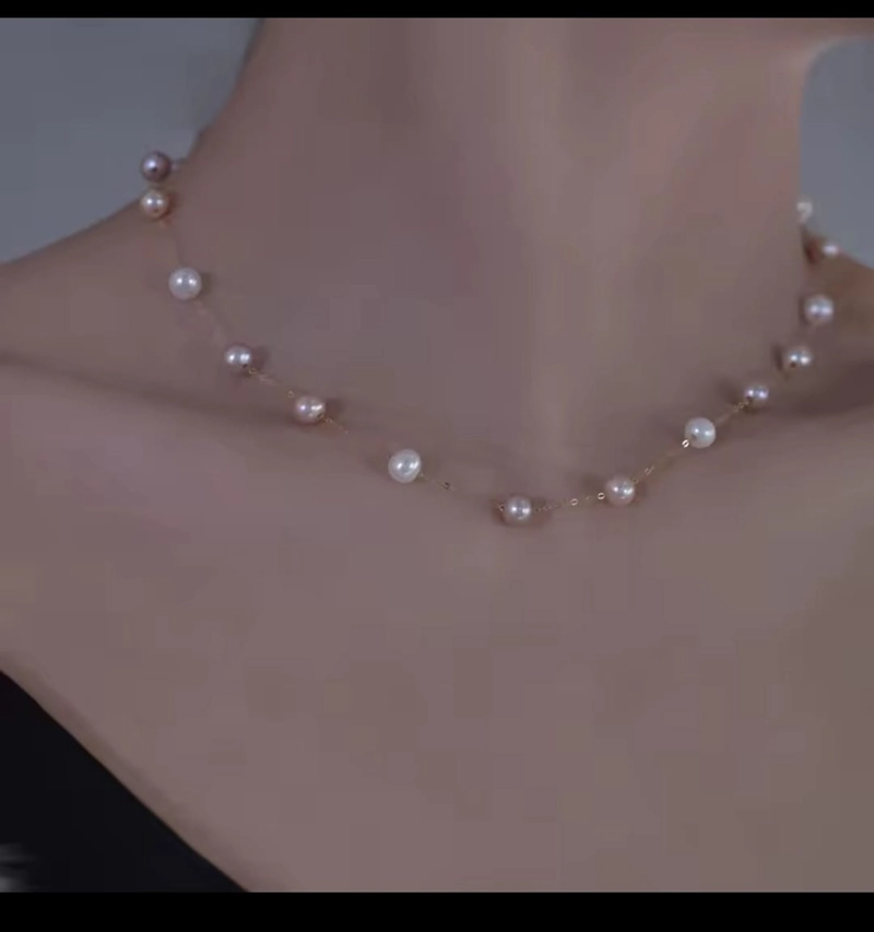 FINA Y ELEGANTE CADENA DE ORO 18 K CON PERLAS CULTIVADAS DE 5 MM - 2