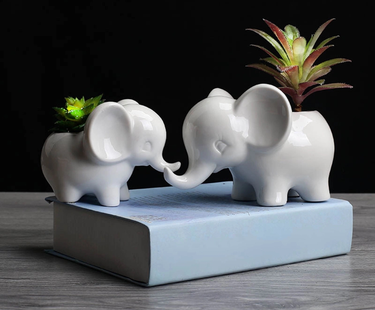 MACETERO DISEÑO DE ELEFANTE BLANCO CON PLANTA ARTIFICIAL - 2
