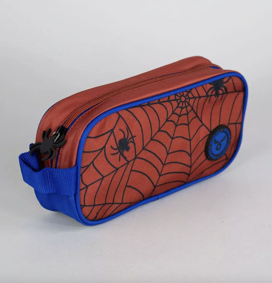 ESTUCHE PARA LAPICES DISEÑO SPIDER - 2