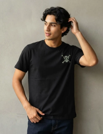 POLERA ONE PIECE TALLA M DISEÑO LUFFY EN ESPALDA - 1