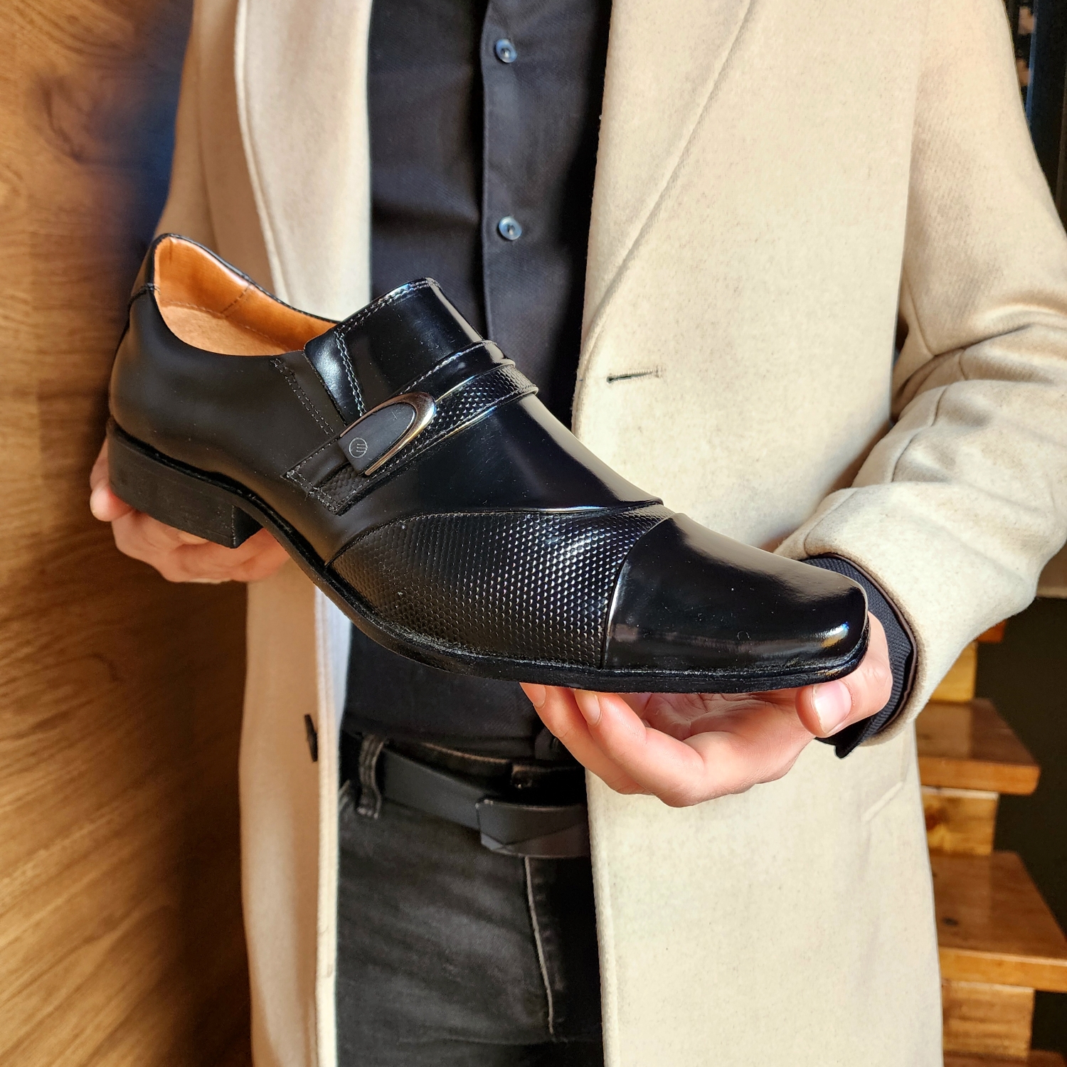 ZAPATO FORMAL CUERO SEMIBRILLO HOMBRE LEVURETT NEGRO 0701 - 2