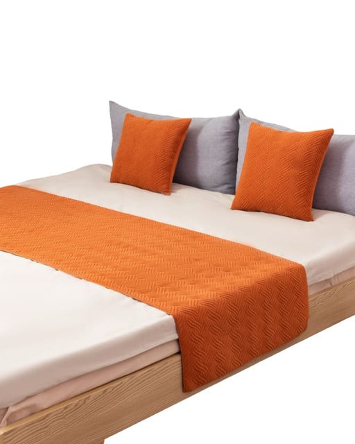 JUEGO DE PIECERA DE CAMA CON 2 FUNDAS MODELO PLUSH NARANJA - 2