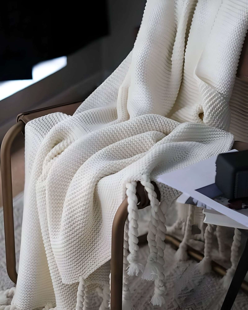MANTA CHENILLE CON FLECOS DE SOGA DECORATIVA PARA CAMA O SOFA - 3