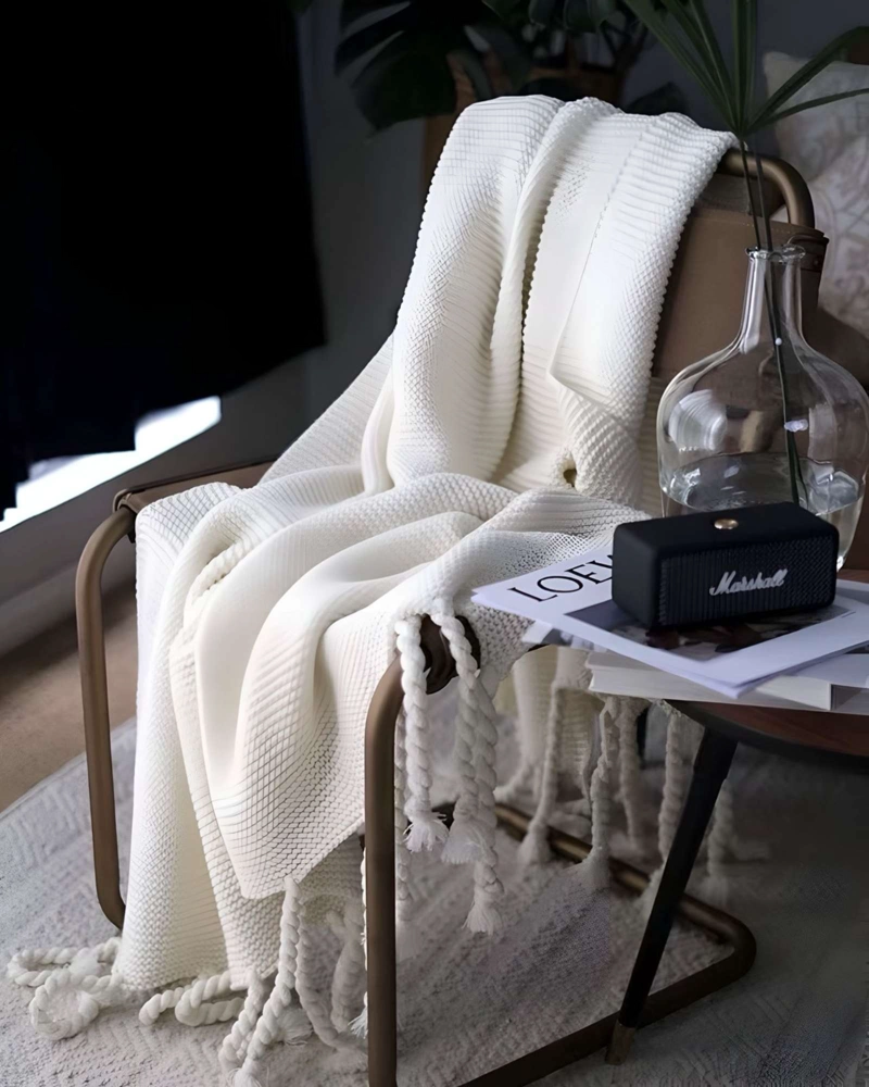 MANTA CHENILLE CON FLECOS DE SOGA DECORATIVA PARA CAMA O SOFA - 4