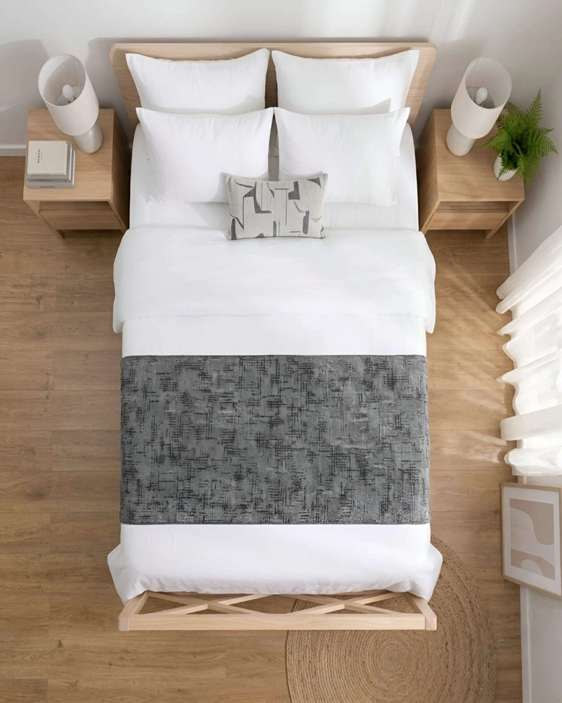 PIECERA CHENILLE CRUZ DALE UN TOQUE DE ELEGANCIA A TU DORMITORIO - 6