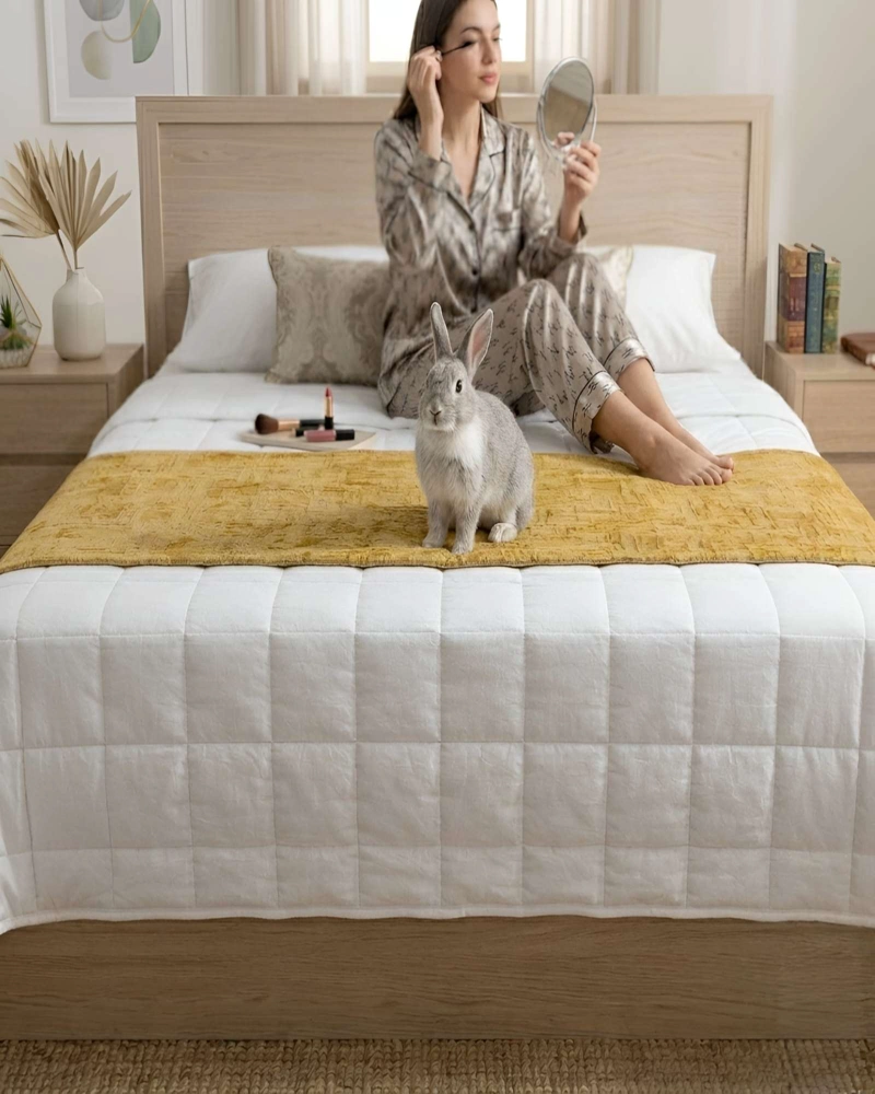 PIECERA CHENILLE CRUZ DALE UN TOQUE DE ELEGANCIA A TU DORMITORIO - 2