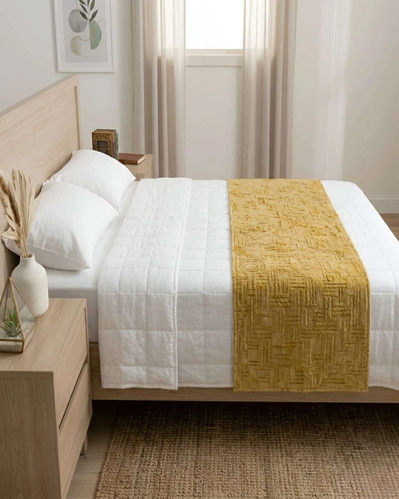 PIECERA CHENILLE CRUZ DALE UN TOQUE DE ELEGANCIA A TU DORMITORIO - 5