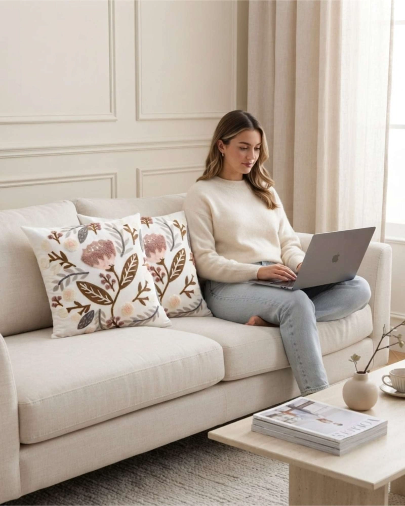 JUEGO DE 4 COJINES CONFORTABLES CON RELLENO DE DISEÑO SOFISTICADO - 4