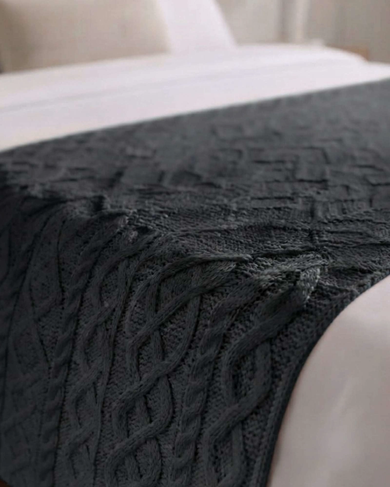 PIECERA DE CAMA TRENZADA A MANO 70X220 CM - 3