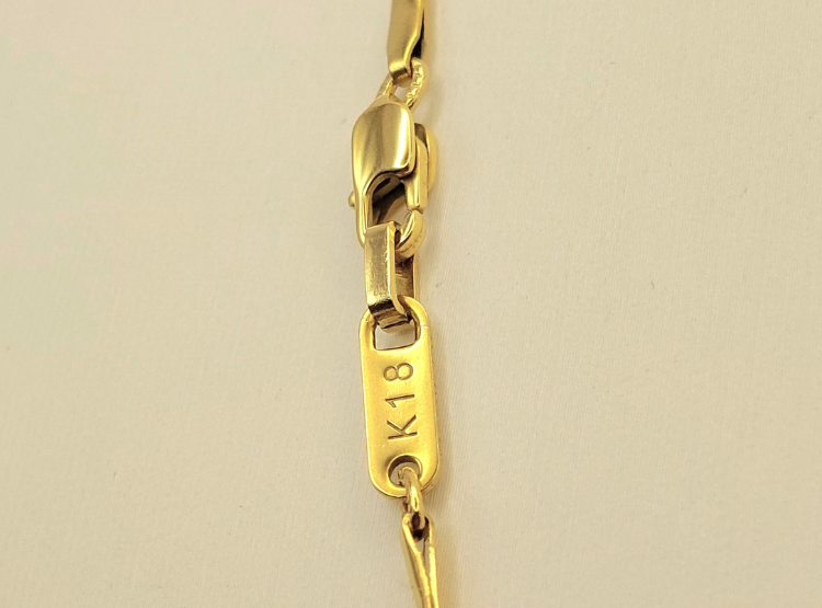 CADENA DE TEJIDO ESCALERA CON CORONA CON BRILLANTES DE ORO LAMINADO 18K - 4