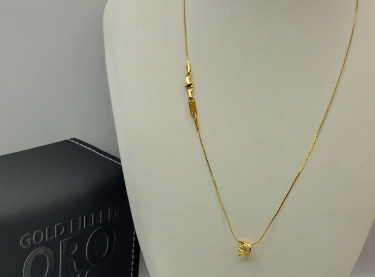 CADENA DE TEJIDO ESCALERA CON CORONA CON BRILLANTES DE ORO LAMINADO 18K - 5