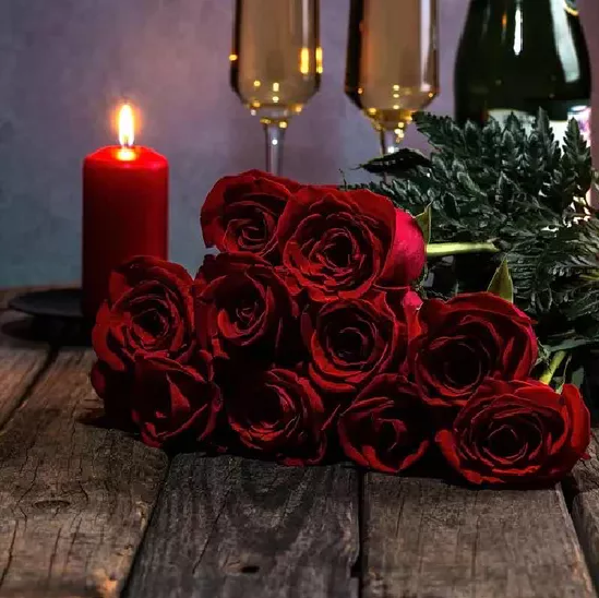 PACK DE 12 ROSAS ARTIFICIALES DE TERCIOPELO EN COLOR EN COLOR ROJO - 6