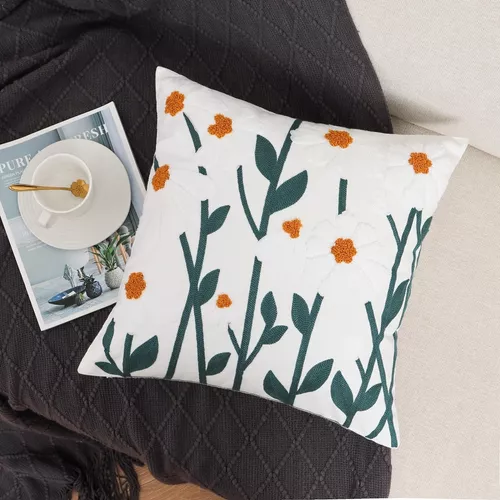 PACK DE 4 FUNDAS PARA COJINES SIN RELLENO CON DISEÑOS BORDADOS VERDE - 3