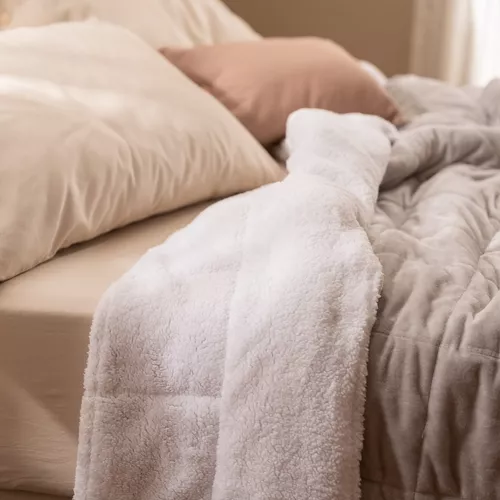 CUBRECAMA QUILT CHIPORRO SHERPA KING REVERSIBLE, COLOR GRIS - 3