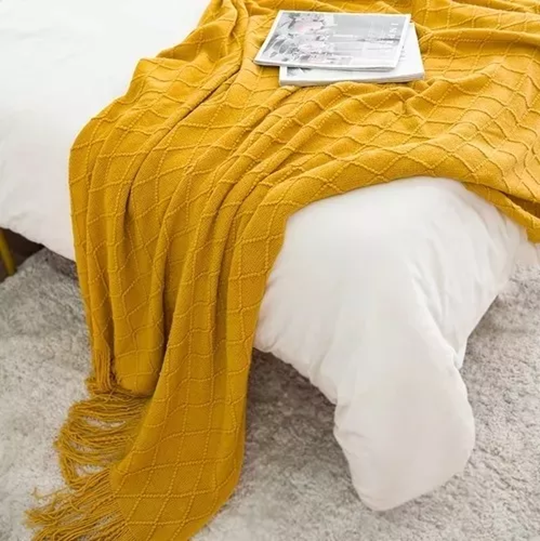 MANTA DECORATIVA TEJIDA PARA SILLÓN, PIECERA O CAMA COLOR EN COLOR AMARILLO - 3