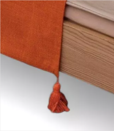 PIECERA PARA CAMA 2 PLAZA - KING EN LINO POMPONES 70X210 CM COLOR NARANJA - 1