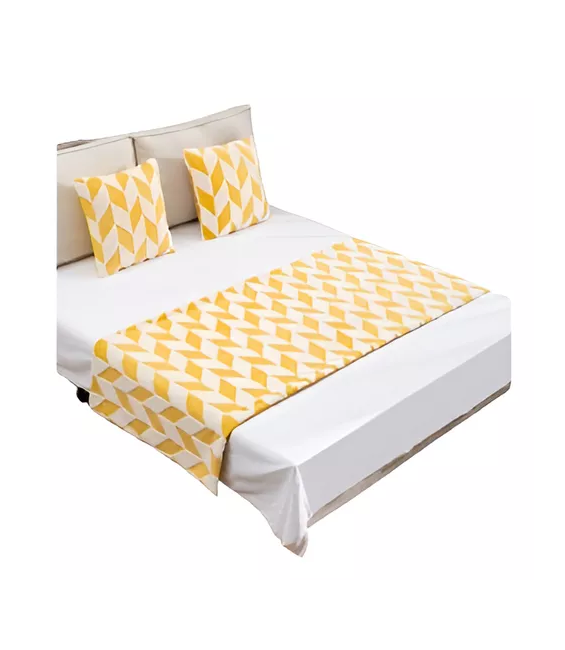 PIECERA PELUDA CON 2 FUNDAS DE COJÍN COLOR EN COLOR AMARILLO - 1