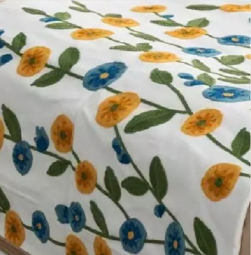 PIECERA BORDADA + 2 FUNDAS DE COJÍN DISEÑO FLORAL 3 COLOR EN COLOR BLANCO - 1