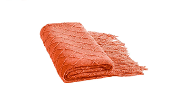MANTA DECORATIVA TEJIDA PARA SILLÓN, PIECERA O CAMA COLOR CORAL - 1