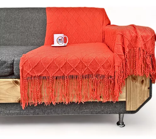 MANTA DECORATIVA TEJIDA PARA SILLÓN, PIECERA O CAMA COLOR CORAL - 2