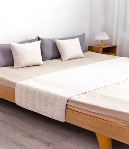 PIECERA DE CAMA TERCIOPELO PLUSH KING + 2 FUNDAS 70X210 CM COLOR CREMA - 2