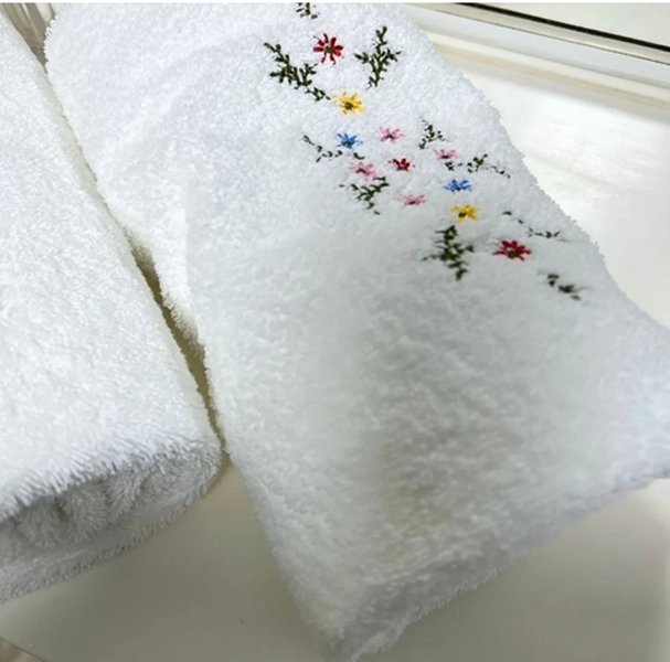 JUEGO 3 TOALLAS (VISITA, MANOS, BAÑO) BORDADAS COLOR BLANCO ROYAL TOUCH FLORAL - 3