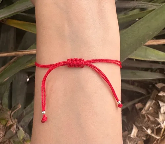 PULSERA HILO ROJO NUDO BRUJAS PLATA FINA - 2