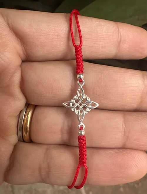 PULSERA HILO ROJO NUDO BRUJAS PLATA FINA - 5