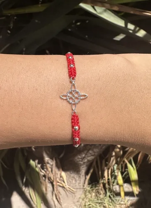 PULSERA HILO ROJO NUDO BRUJAS PLATA FINA - 6