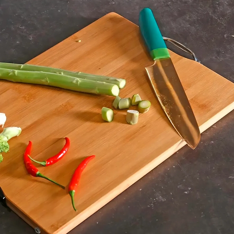TABLA DE CORTAR DE BAMBU CON MANGO PARA BARBACOA DE COCINA DE 20X30 CM - 6
