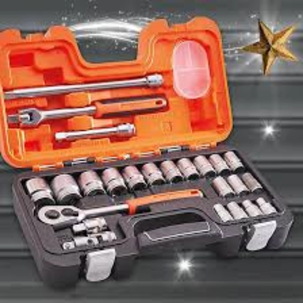 JUEGO DE DADOS CON CHICHARRA Y EXTENSION 1/2'' 32PCS MALETA COLOR NARANJA NEGRO PLATEADO - 1