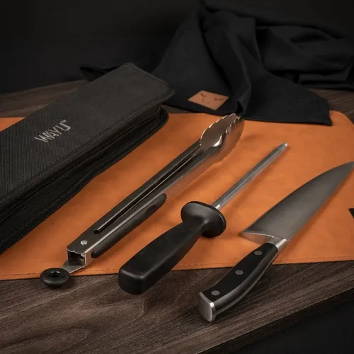 SET PARRILLERO 3 PIEZAS WAYU (CUCHILLO + PINZAS + AFILADOR) - 3