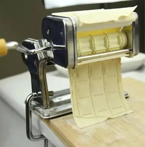 MAQUINA PARA HACER PASTA RAVIOLI COLOR ACERO - 5