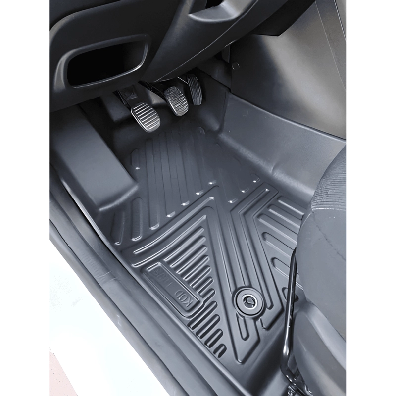 SET PISOS RIGIDOS BANDEJA CALCE PERFECTO RAM 700 2020-2026 - 1