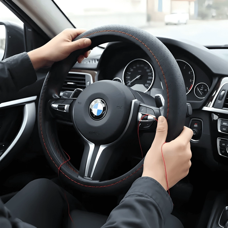 FUNDA CUBRE VOLANTE COSIDO ANTIRRESBALANTE PARA AUTO LITE - 4
