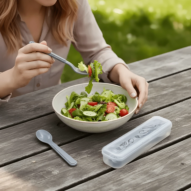 SET CUBIERTOS CUCHARA TENEDOR CUCHILLO CON ESTUCHE BPA FREE - 2