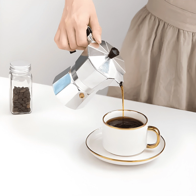 JUEGO DE 4 TAZAS Y PLATOS DE PORCELANA CON BORDE D... BLANCA - 4