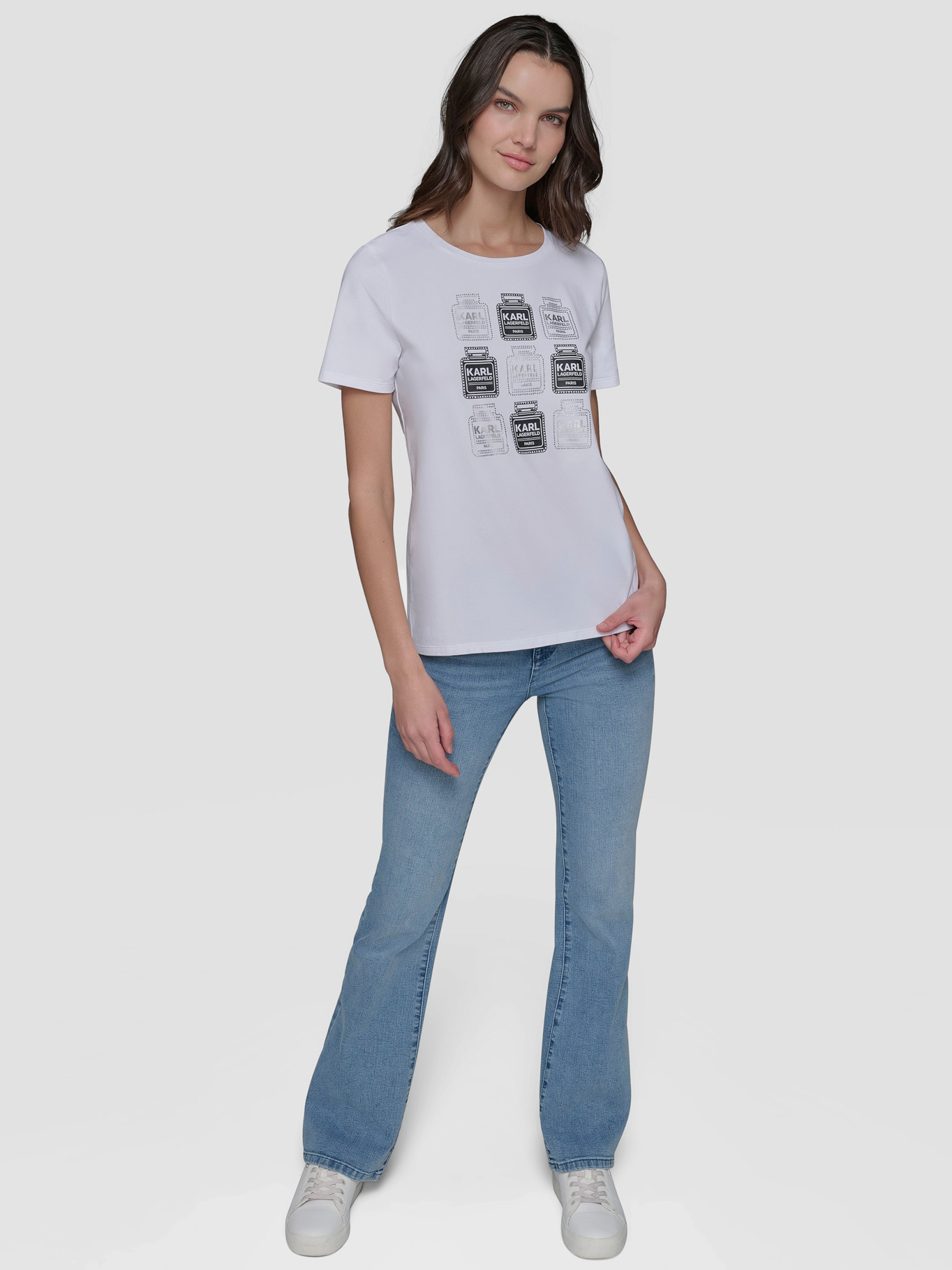 POLERA CON ESTAMPADO DE PERFUME - 2