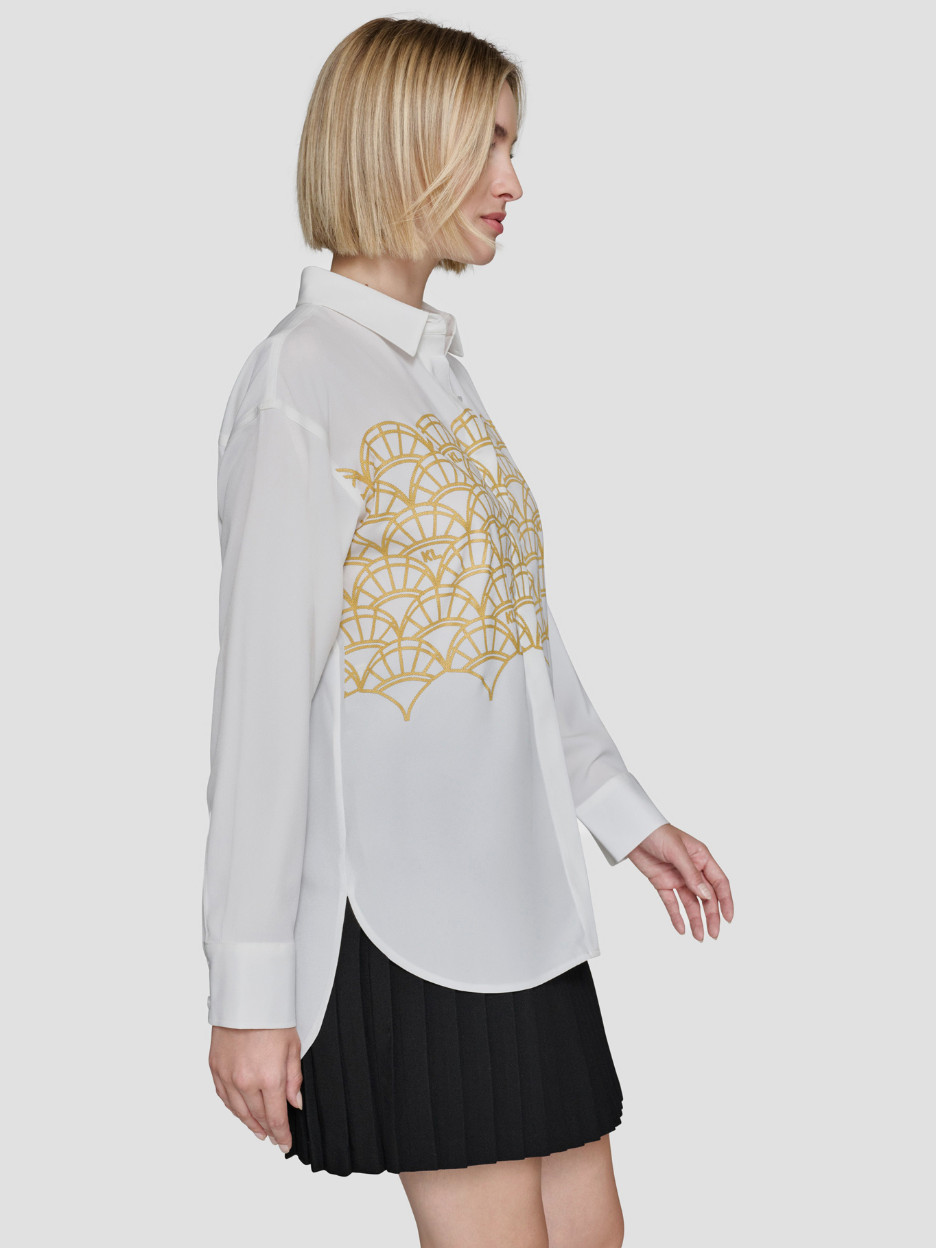 CAMISA BRILLANTE CON LENTEJUELAS Y DISEÑO DE ABANICO - 3