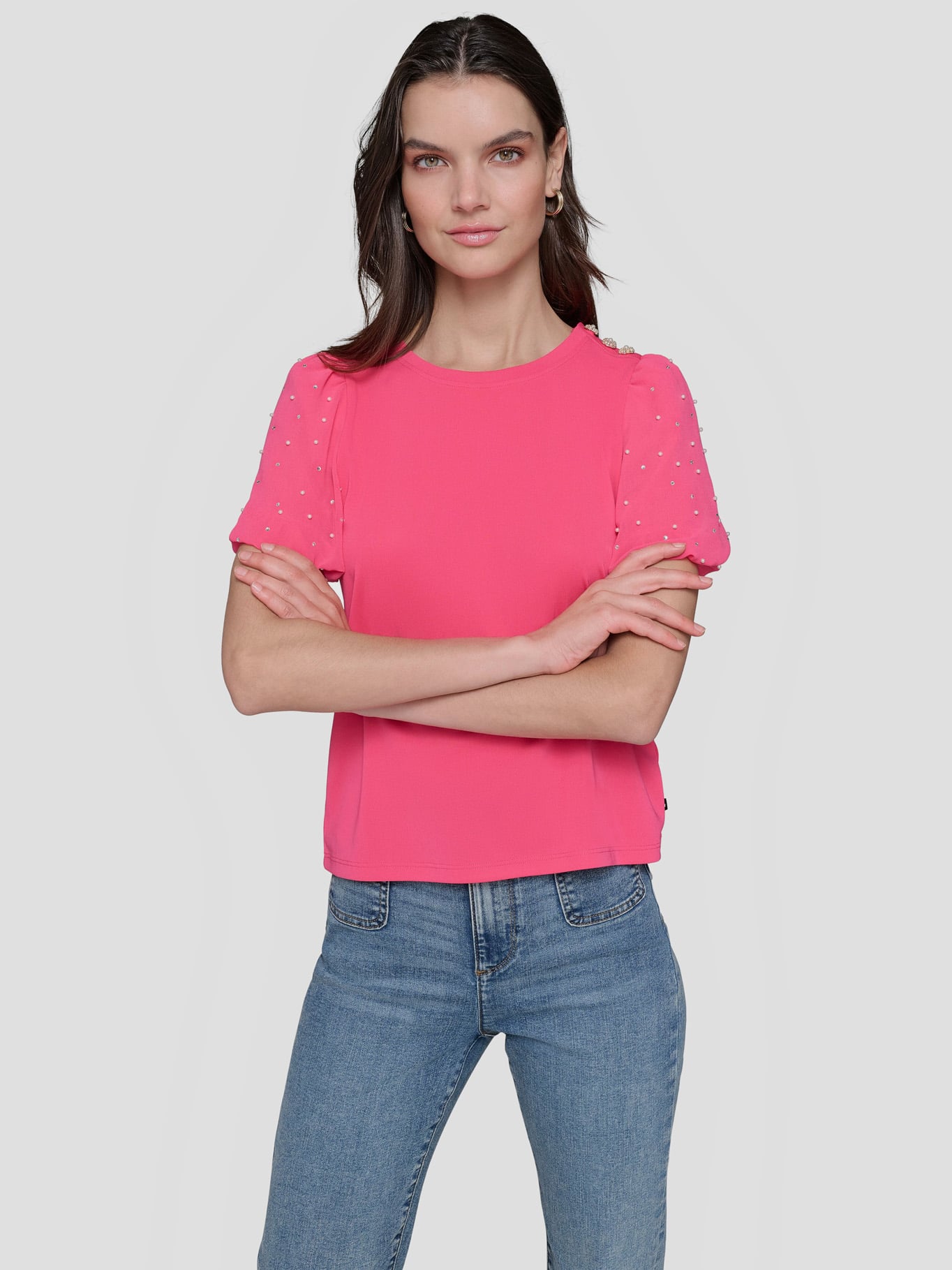 BLUSA CON MANGAS ABULLONADAS Y PEDRERIA - 1