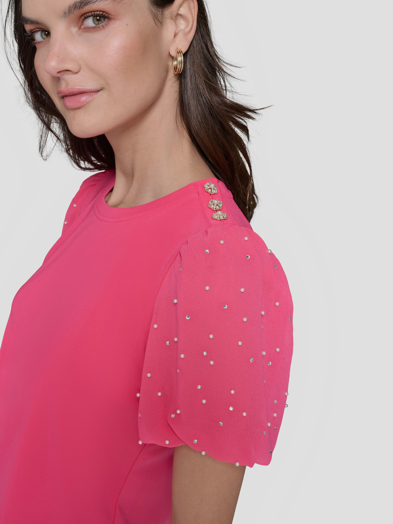 BLUSA CON MANGAS ABULLONADAS Y PEDRERIA - 5