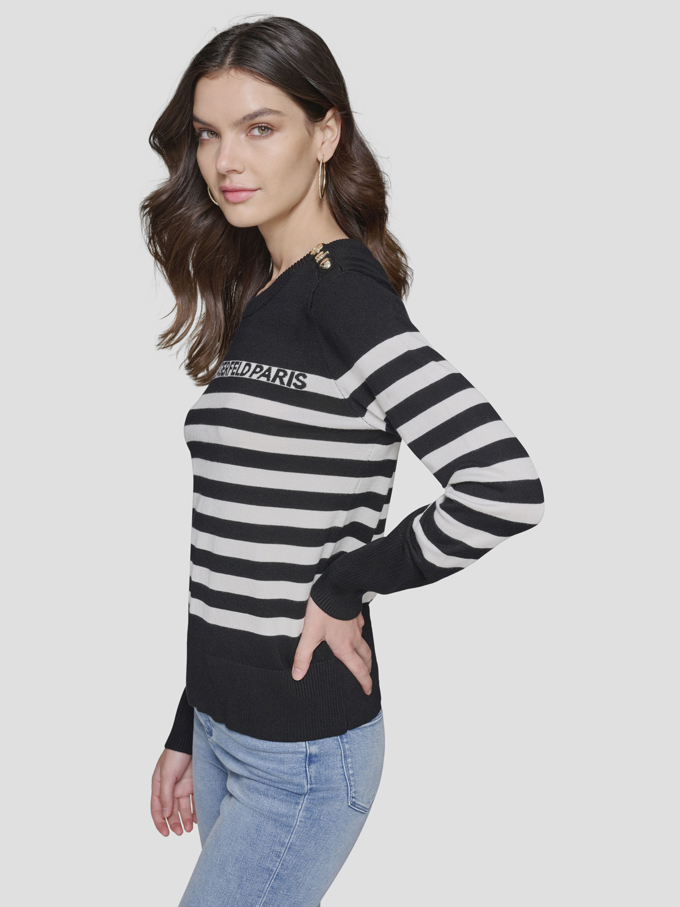 SWEATER DE RAYAS CON BROCHES - 5