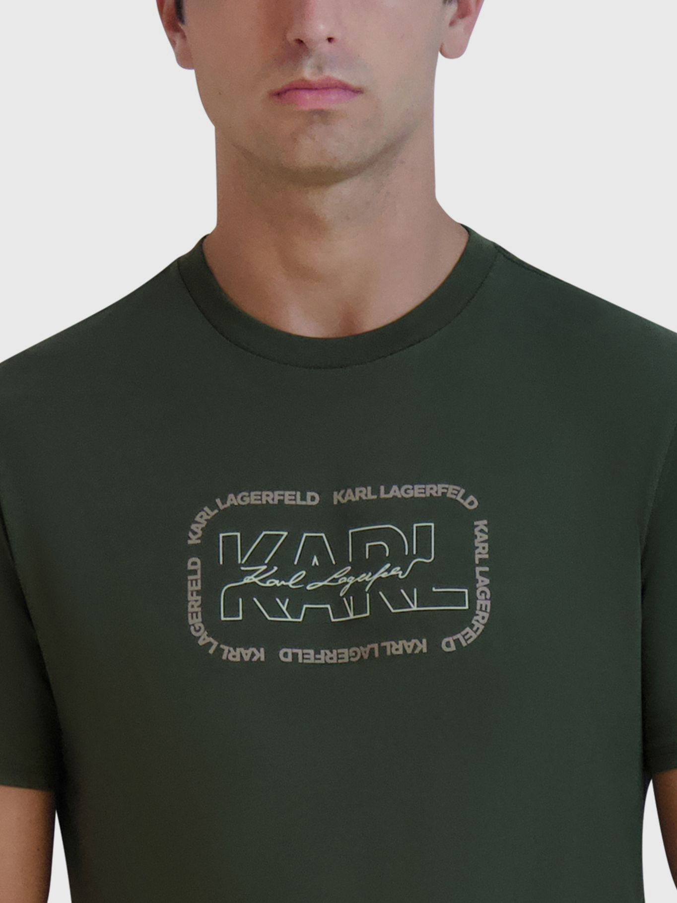 POLERA CON LOGO CUADRADO DELINEADO - 5