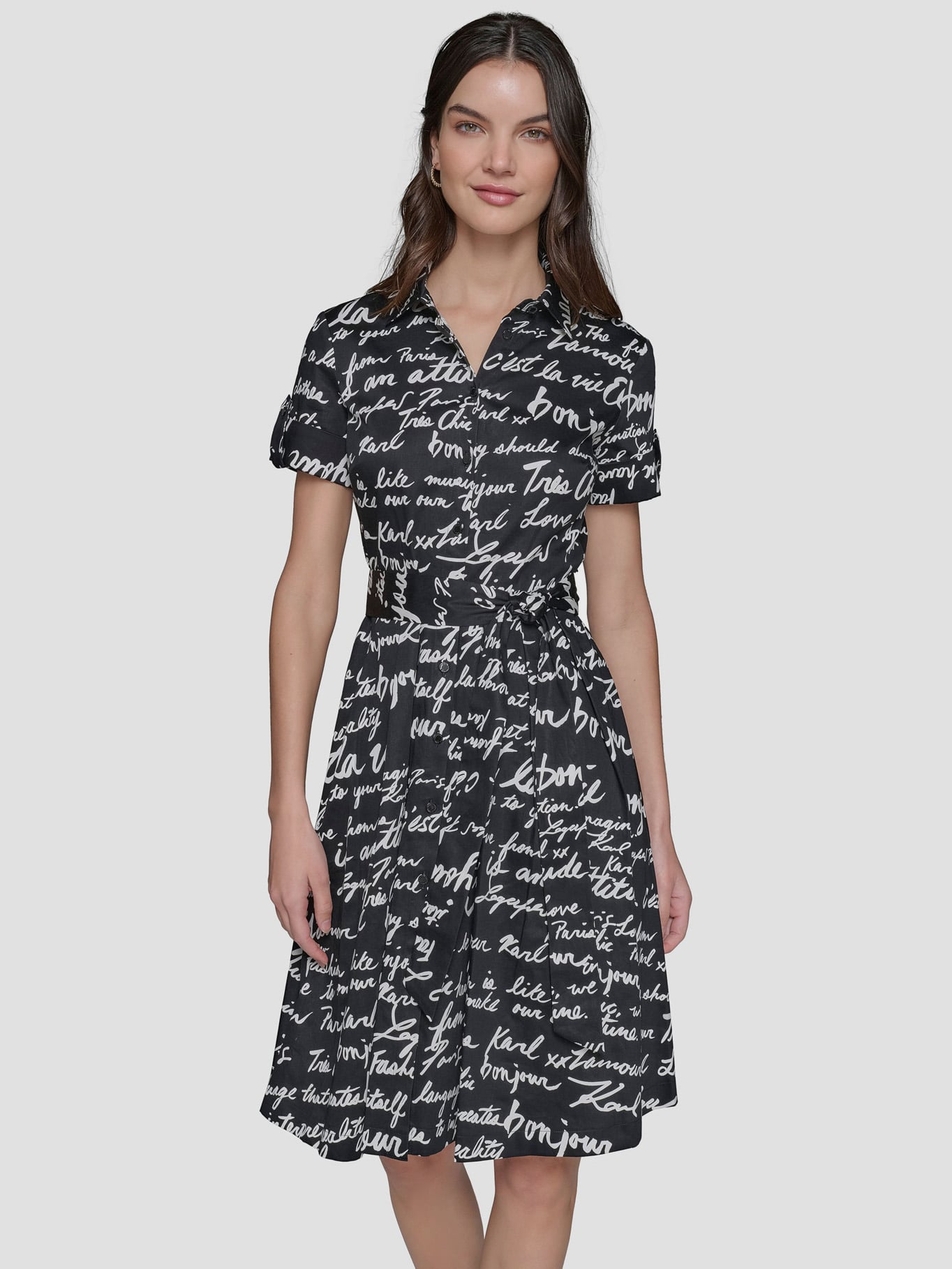 VESTIDO ESTAMPADO DE MANGAS CORTAS - 1