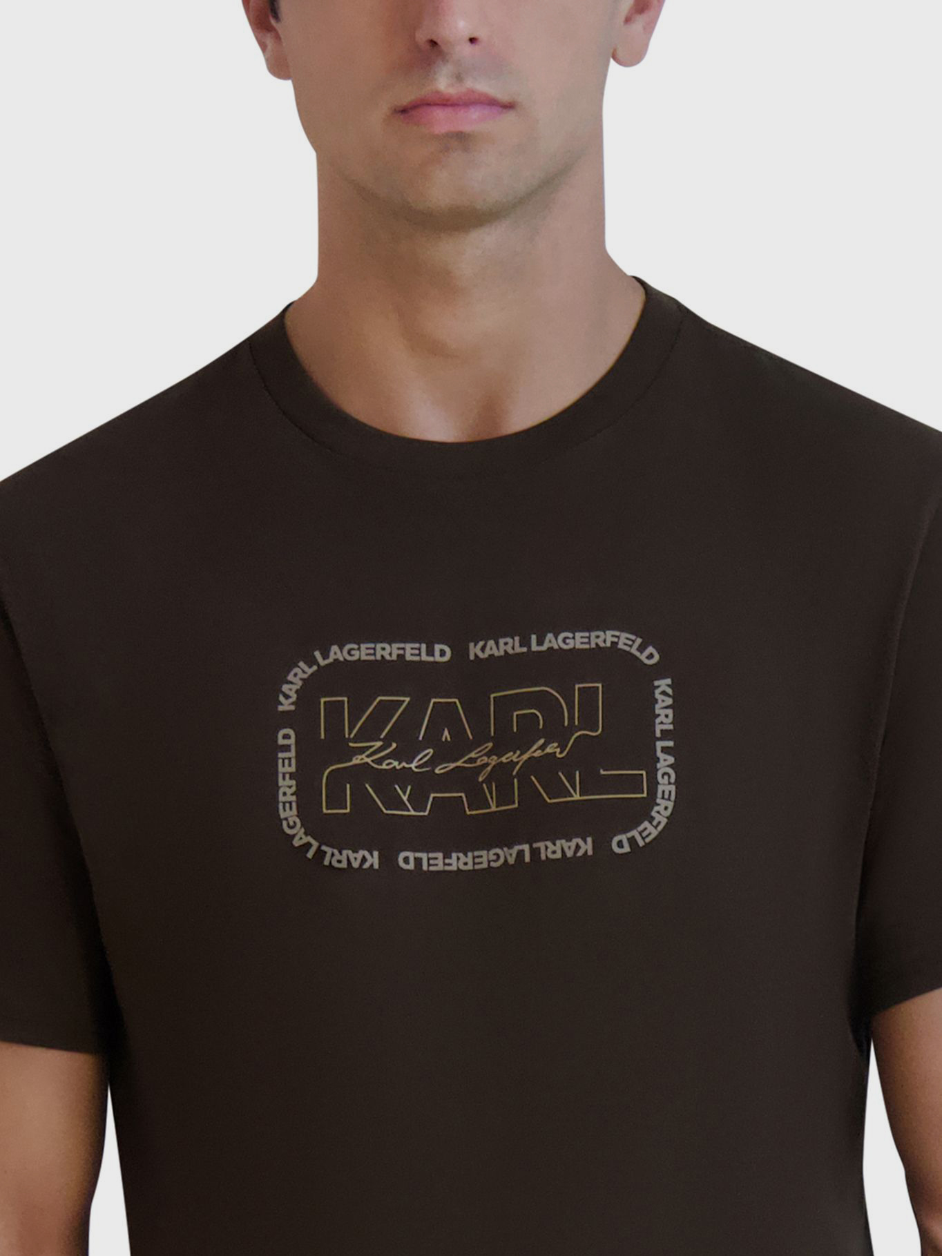 POLERA CON LOGO CUADRADO DELINEADO - 5